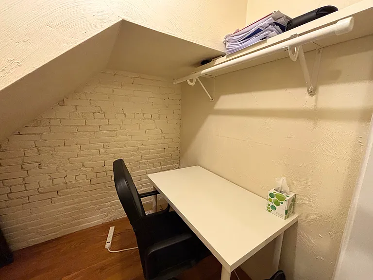 76 Tyler St #B — Photo 8