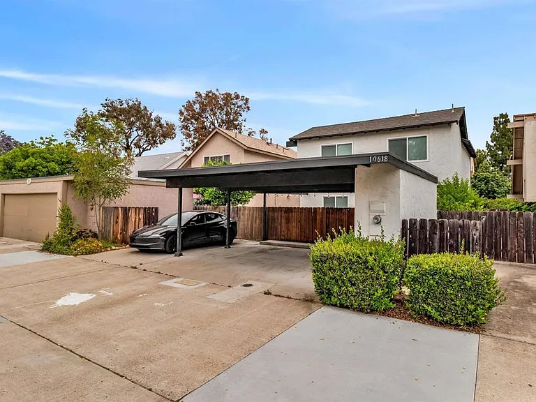 10618 Esmeraldas Dr — Photo 31