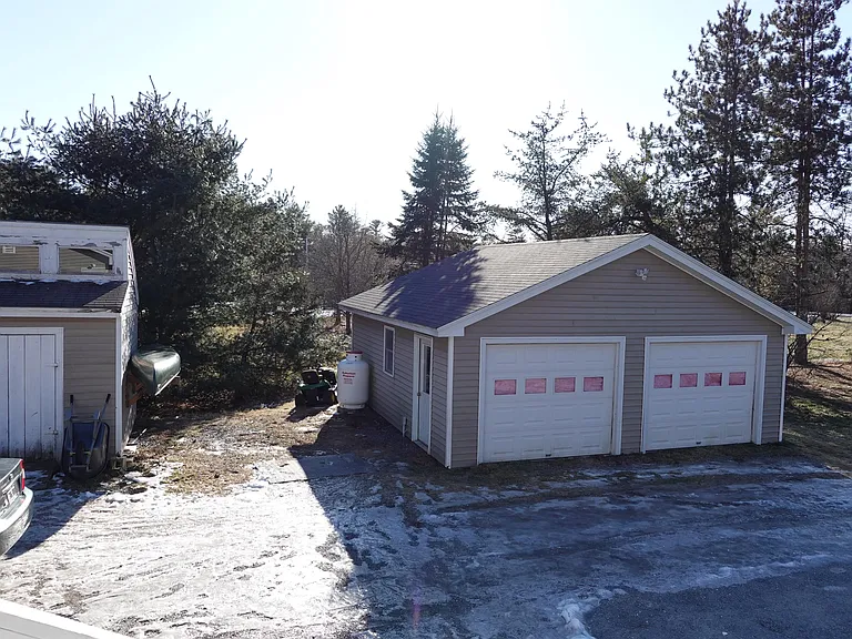 2461 Essex St — Photo 11