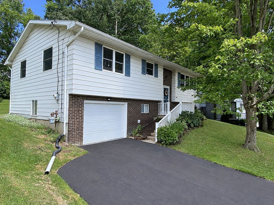 1st image of 904 Zeggert Rd