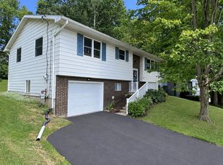 904 Zeggert Rd, Endicott, NY 13760