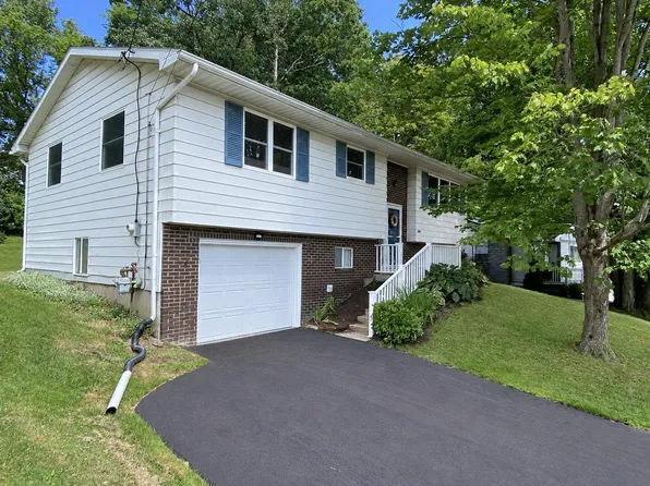 904 Zeggert Rd, Endicott, NY 13760