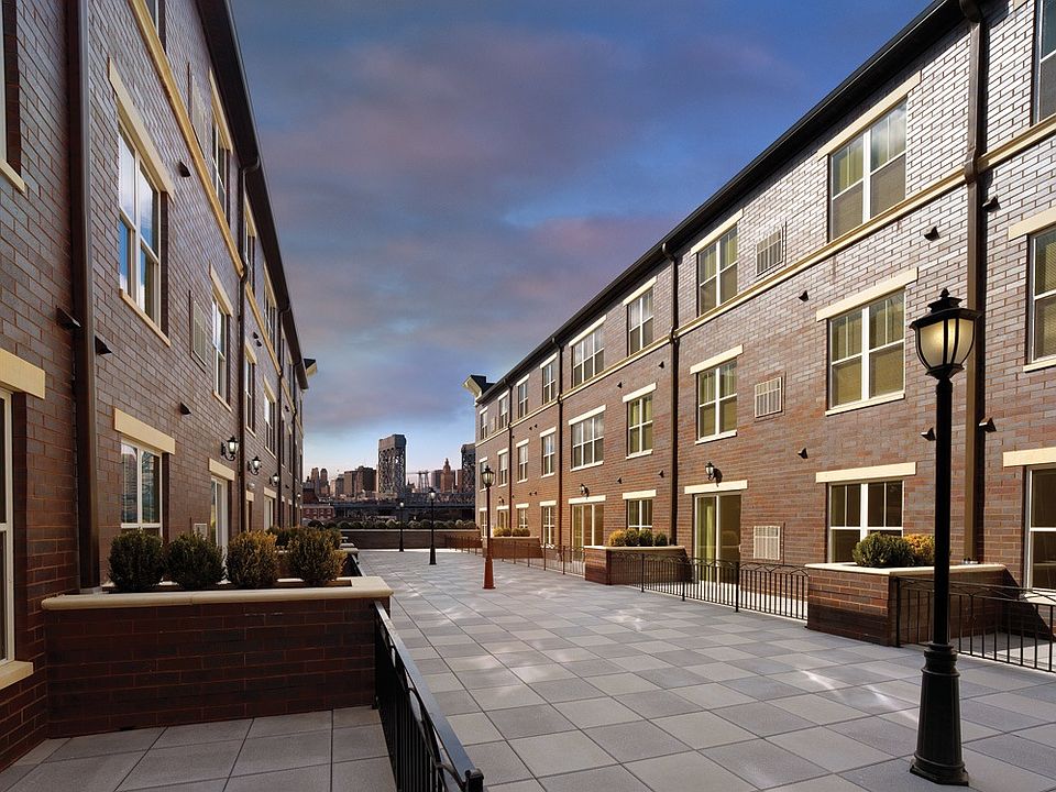 2nd image of 400 Passaic Ave #320R