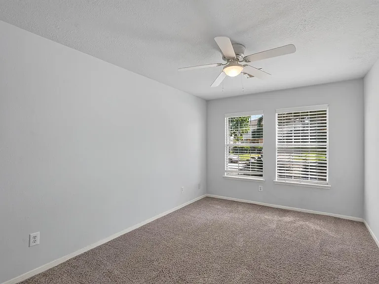 21907 Willow Shade Ln — Photo 40