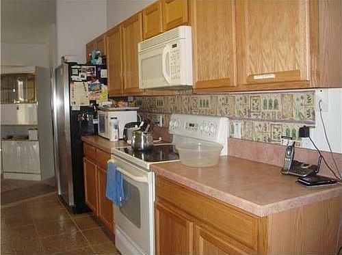 3rd image of 326 Michigan Ln