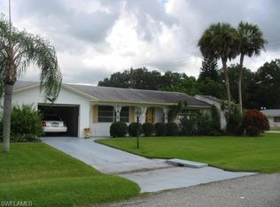 907 Willow Dr, Lehigh Acres, FL 33936