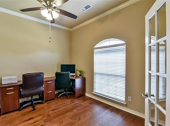 5th image of 8725 Hornbeam Dr