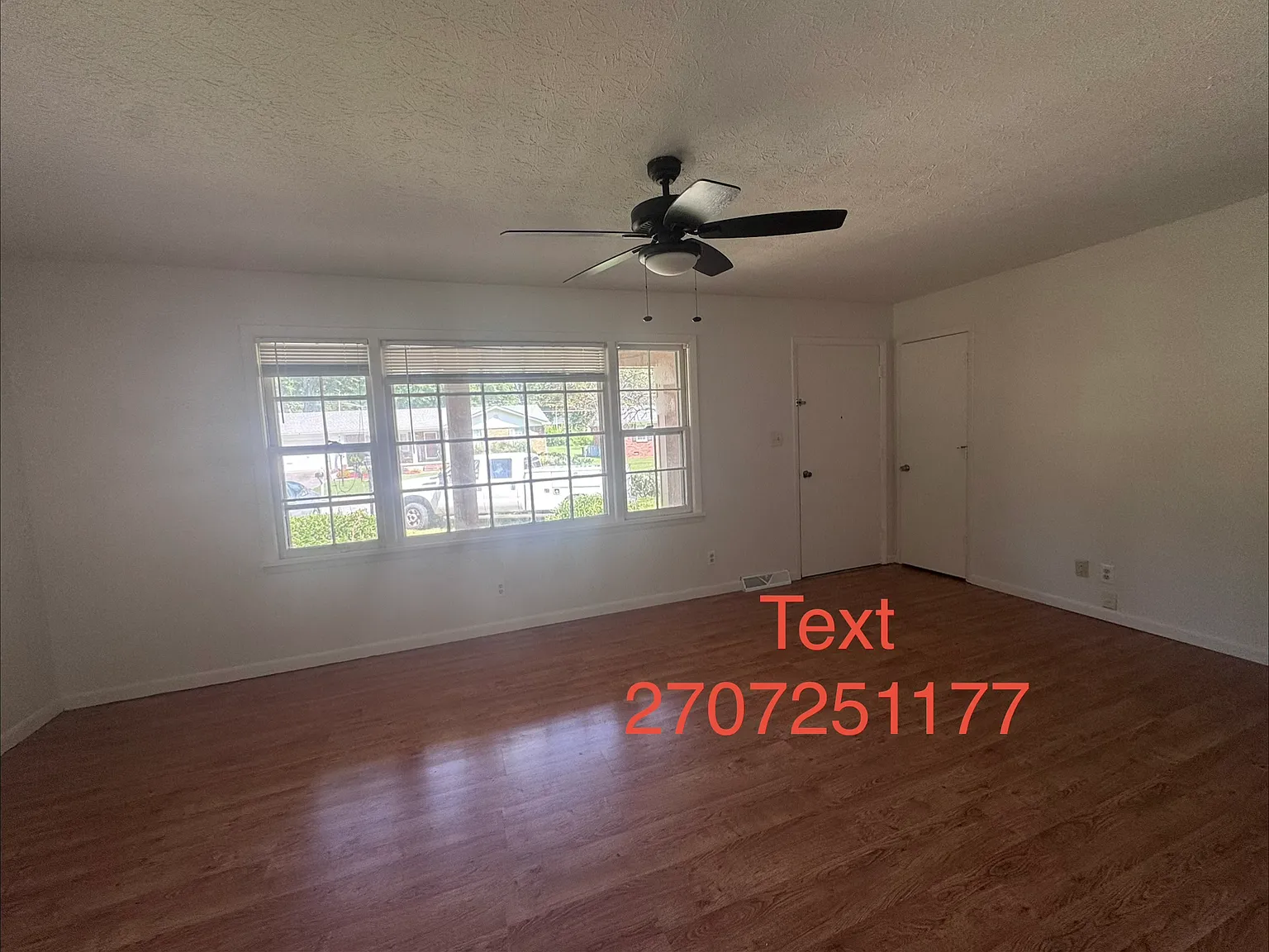 921 Sunset Ln — Photo 3