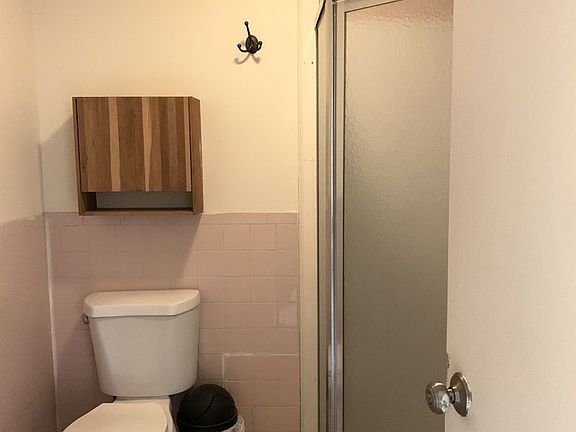 3rd image of 109 16th St APT 1