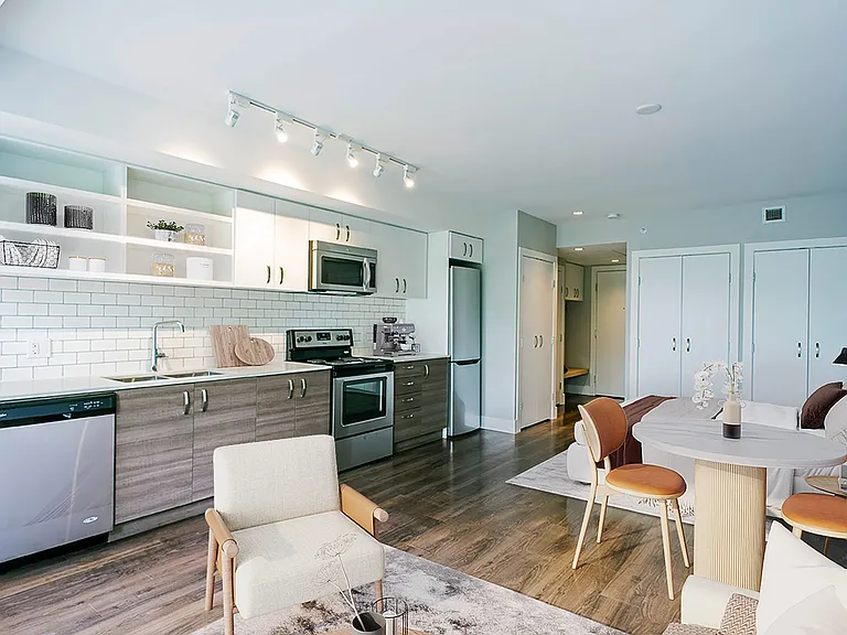 2525 Carnarvon St #312 — Photo 11