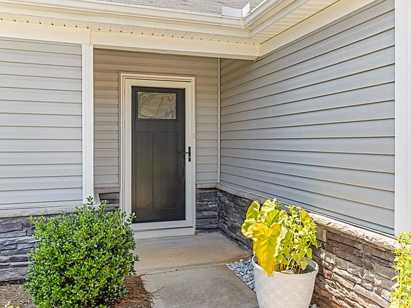 4th image of 930 Riverland Woods Trl
