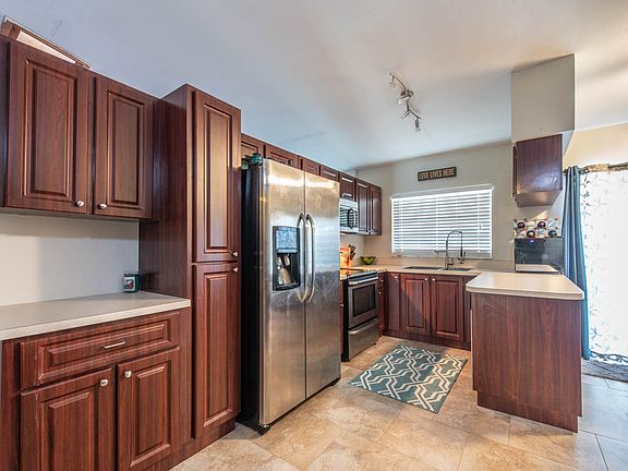 5th image of 10346 Rosemount Dr