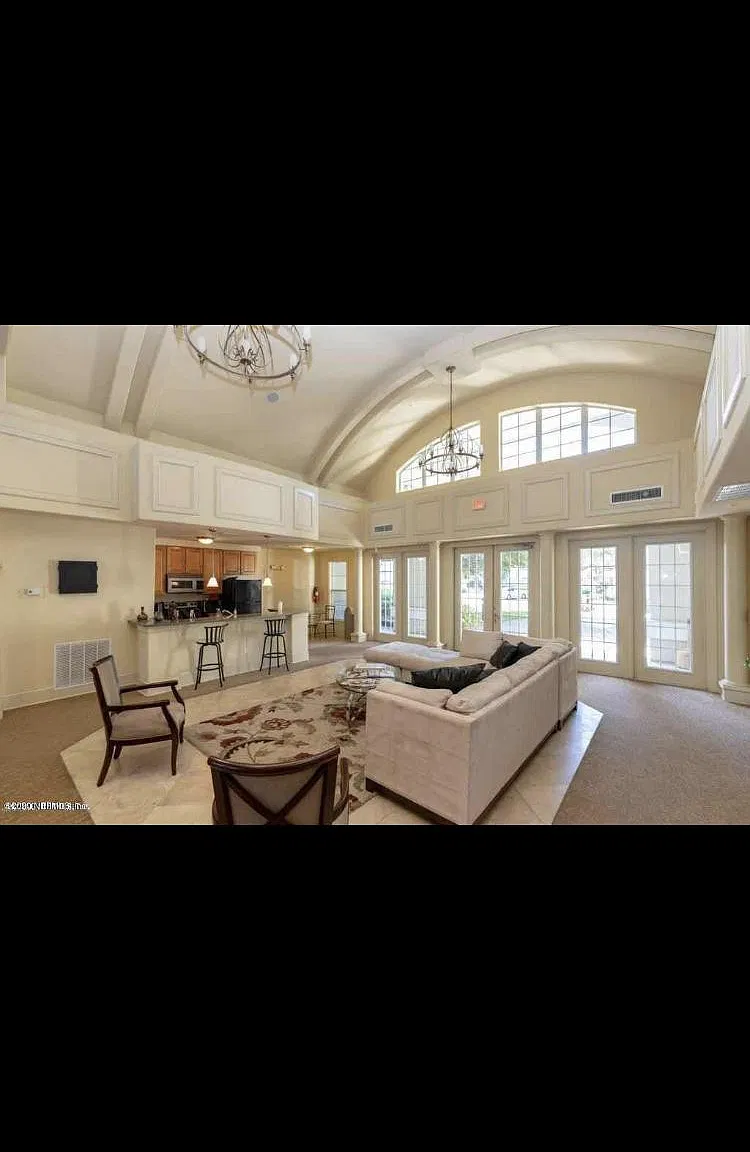 2 bed, 975 sqft, $1,445 — Photo 4
