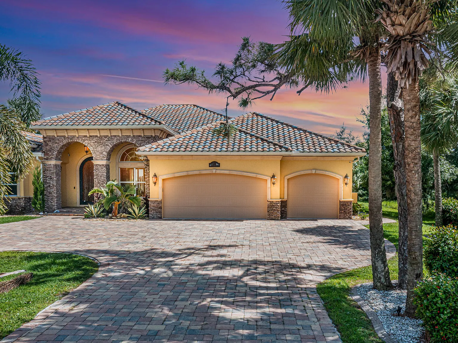 5 bed, 3309 sqft, $15,000 — Photo 3