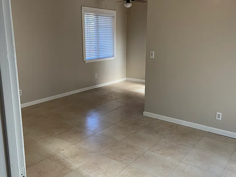 769 Ainsley Ave — Photo 3