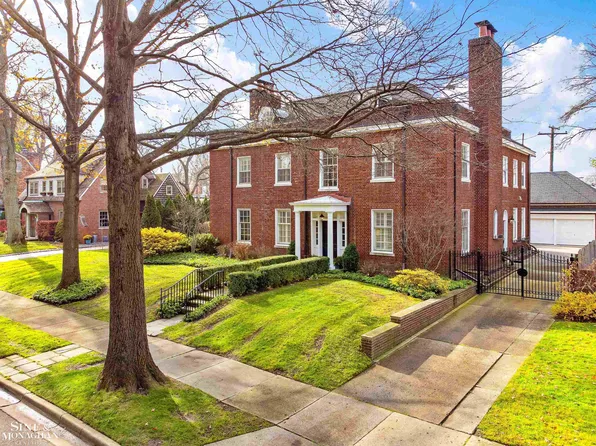 31 Beverly Rd, Grosse Pointe Farms, MI 48236