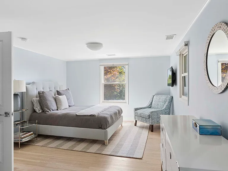 25 Bishops Ct — Photo 13