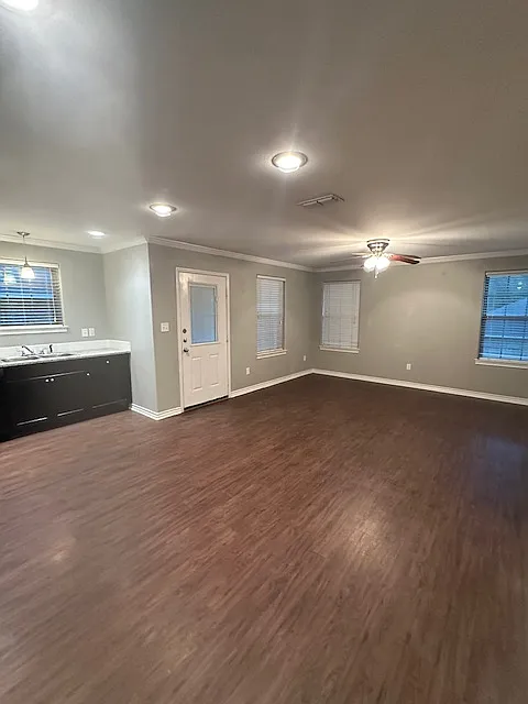 3 bed, 1295 sqft, $1,650 — Photo 3