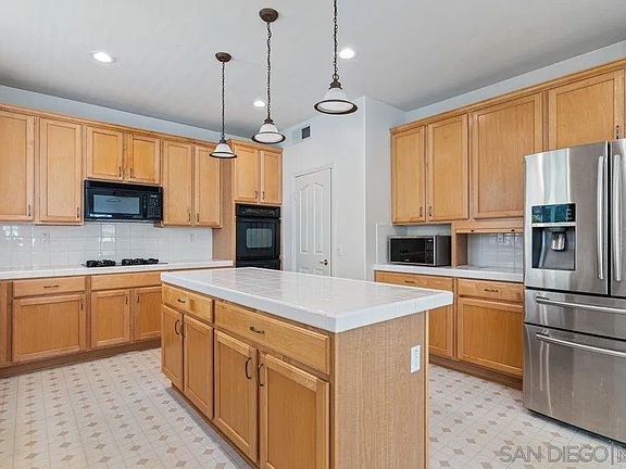 5th image of 45256 Chateau Ct
