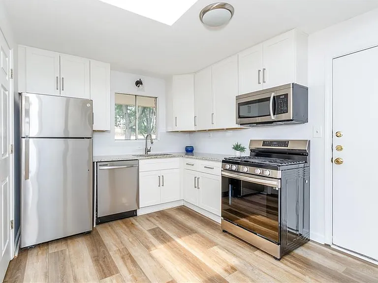 346 Carpenter Dr #20 — Photo 5