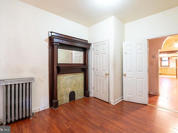 3rd image of 4846 N Carlisle St