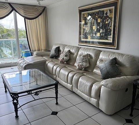 4th image of 100 Bayview Dr APT 319