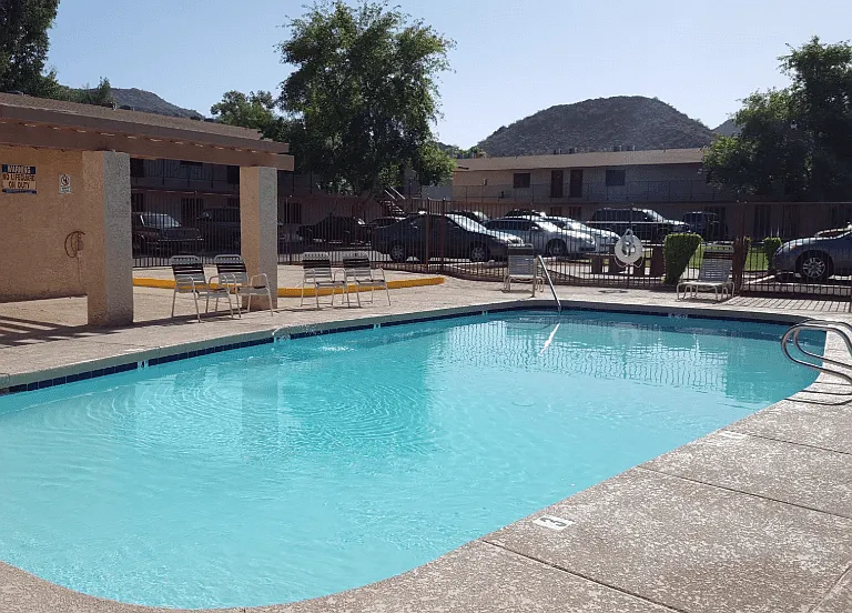 Foothills Court Apartments — Photo 1