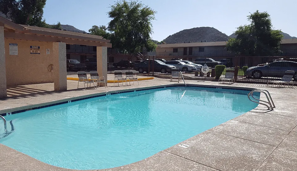 Foothills Court Apartments