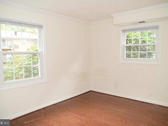 4th image of 3814 Lyndhurst Dr APT 103
