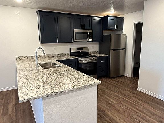 3rd image of 2621 Aldrich Rd