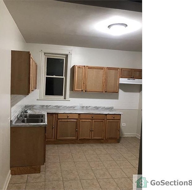 2nd image of 3430 W Flournoy St #2