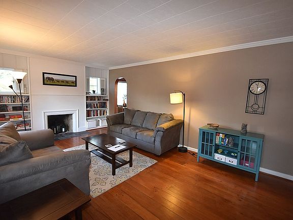 3rd image of 3811 Marburg Ave