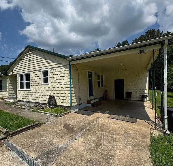 235 Rose Dr — Photo 2