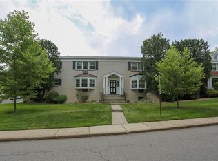 8 Essex Ln APT 2709, Suffern, NY 10901