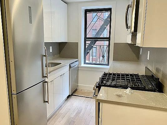 3rd image of 11 Crooke Ave APT 1E