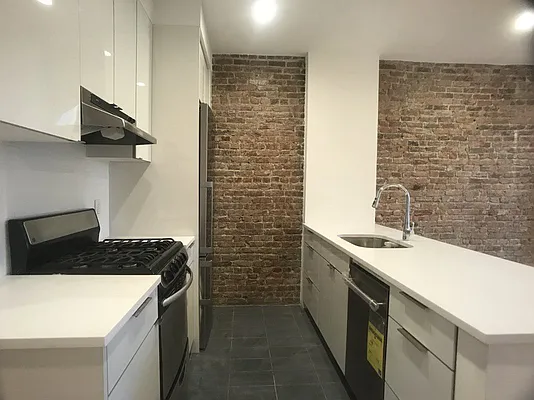 Rented by Bohemia Realty Group | media 33