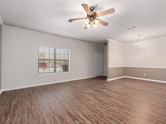 5th image of 1702 Deacon Dr APT 207