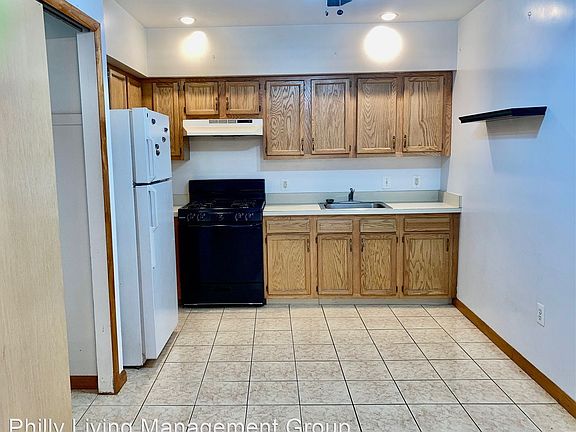 3rd image of 1604 Catharine St #13432909