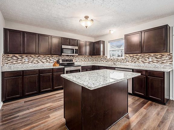 3rd image of 5947 Fultonham Dr