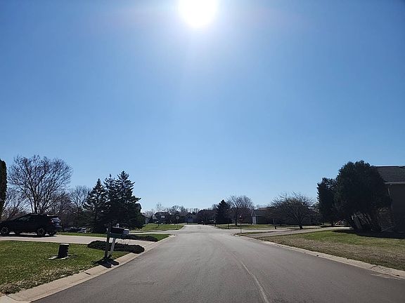 4th image of 17465 Five Oaks Dr