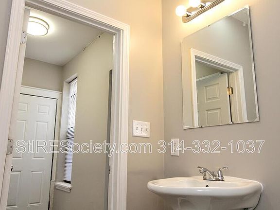 5th image of 7615 S Broadway #2F