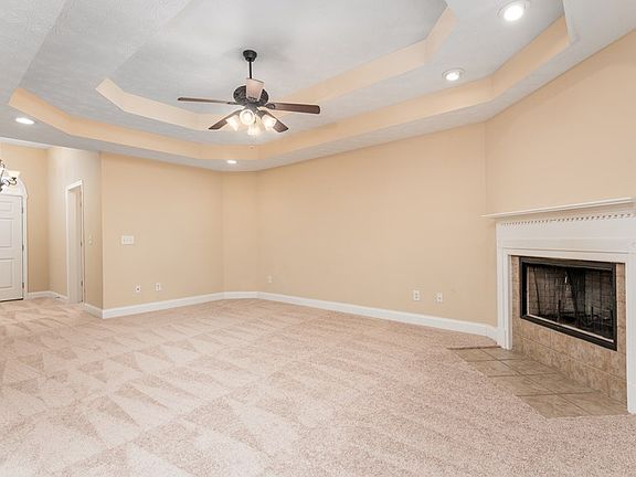 4th image of 4 Redwood Dr