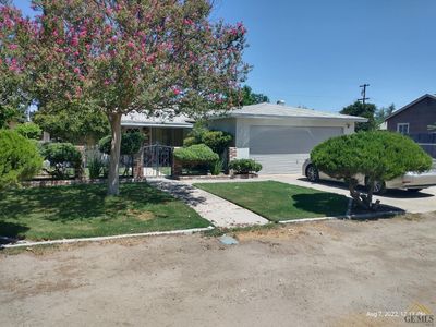 52 Garden Dr, Bakersfield, CA, 93307
