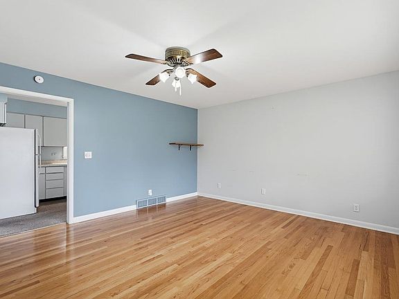 5th image of 706 Hintze Rd
