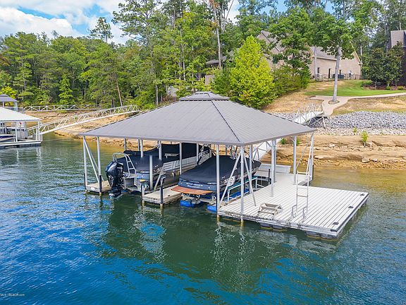 Image 2: Dock