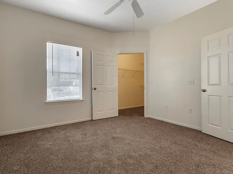 Shadow Ridge Apartments — Photo 20