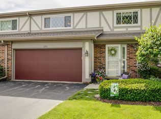 1203 Briarwood Ln, Libertyville, IL 60048