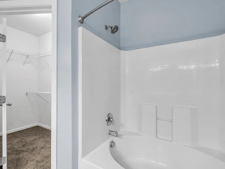 2031 Hemlock Dr #1 — Photo 14