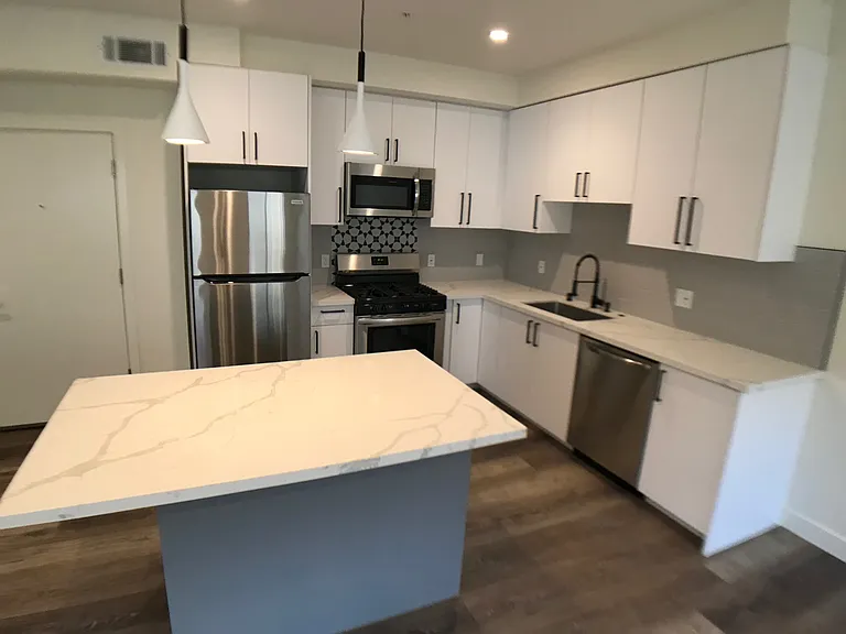 11940 Louise Ave #102 — Photo 8