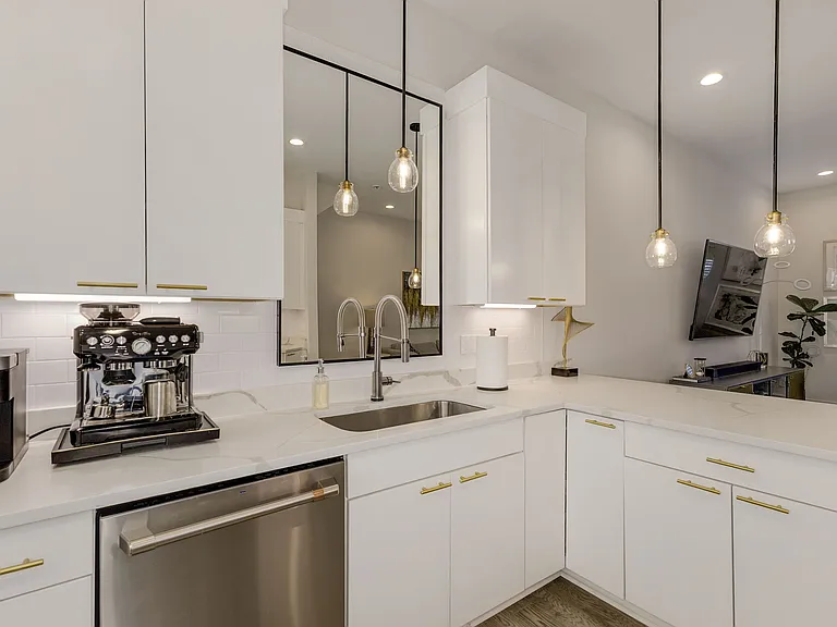 121 W Stone Ave #5 — Photo 6